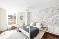 STUNNING City Centre Living - with parking - balcony
