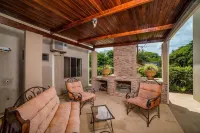 Amazing Beach Front Condo w/ Pool, Endless Beach, Flamingo/Potrero - 3-Star