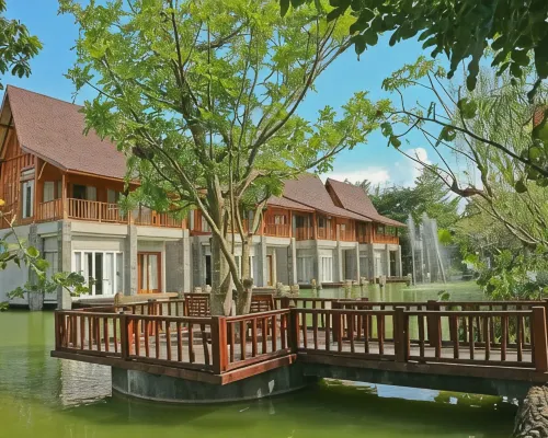 Grand Mega Resort & Spa Hoteles en Cepu