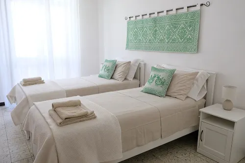Just 80 Meters from the Sea, Best Area of Alghero, 3 Bedrooms+Private Parking+AC