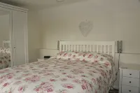 Beautiful and Quiet Rural hideaway for two near Ludlow with stunning views