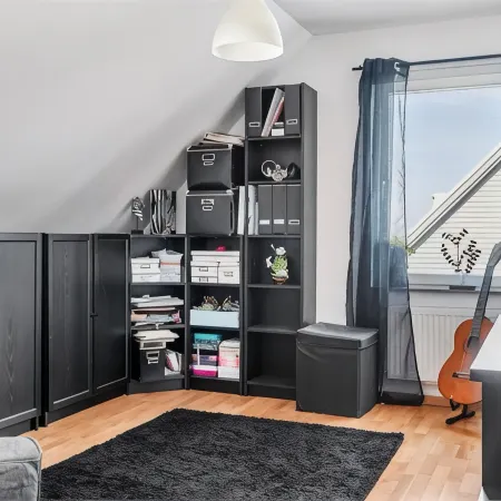 5-Bed-Rooms House with Jacuzzi, Free Parking, and 2 Toilets-Bath in Malmö