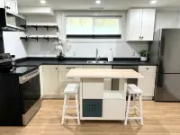 Parkside Pad in Kelowna's North End. Steps to the brewery district & the lake. - 3 stjerner