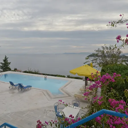 Villa Stella,  swimming pool, by the beach,  close to Athens