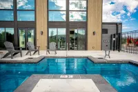 Beautiful 2BD + 2BA Home! King Beds! Hot Tub! Pool! Walk to downtown.
