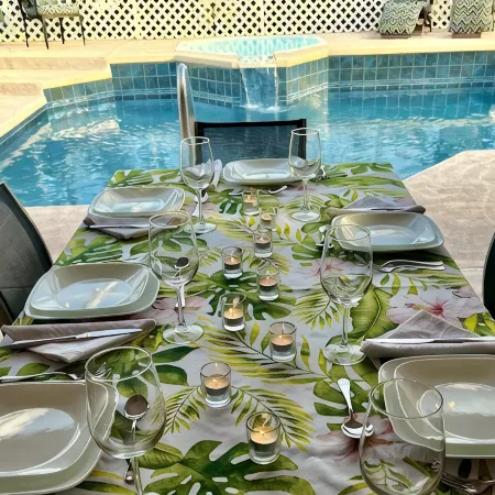 Private Heated Pool and Hottub , Pet Friendly, New Golf Cart , Close to Shopping