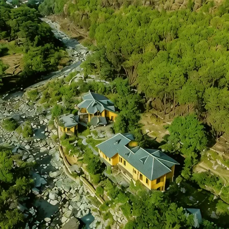 Prakriti Aalay - Riverside Mountain View Boutique Eco Resort