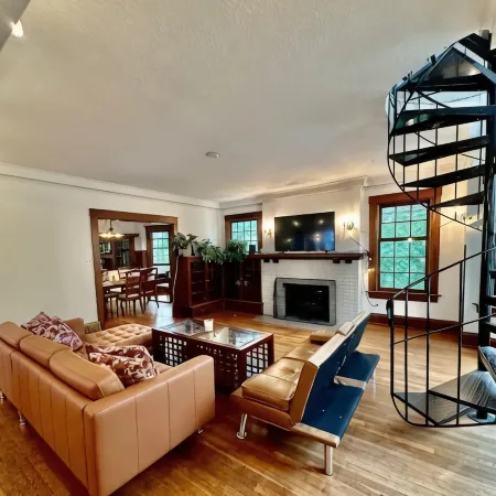Beautiful and Spacious 3BR plus Garage