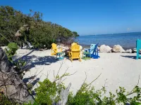 Oceanfront Property in Kawama Tower with Elevator, Lagoon and 2 Heated Pools - สระว่ายน้ำส่วนตัว