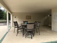 Well appointed Townhouse,great location w/lovely mountain view,pool & tennis,A/C
