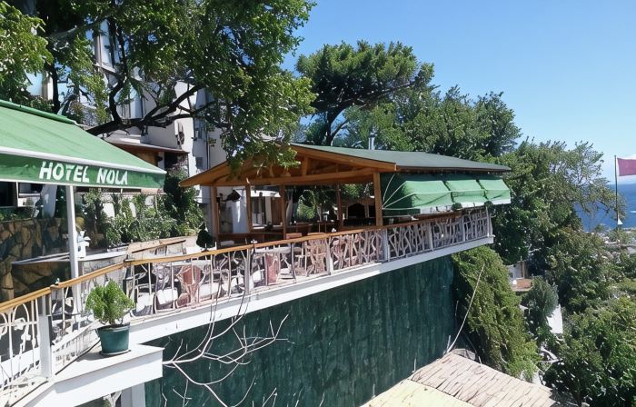 Mola Hotel