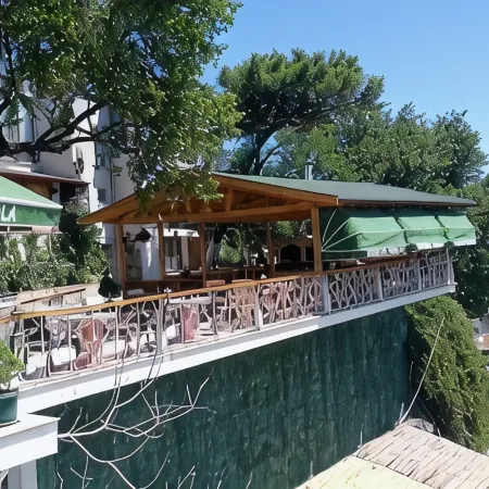 Mola Hotel
