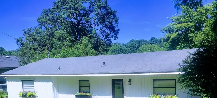 "Deja Blue" Lakeside Villa with Luxe Master Bedroom Views Hotels in Colbert County
