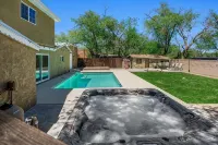Near-North Valley Oasis! Sleeps 11! Easy Access to I-40, Pool, Hot Tub, AC/Heat - Private Pools