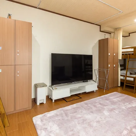 Guesthouse Na-No-Hana - Caters to Women - Hostel