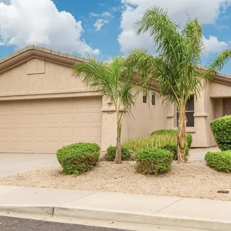 ~BEAUTIFUL HOME WITH POOL IN PRESTIGIOUS LITCHFIELD/PALM VALLEY