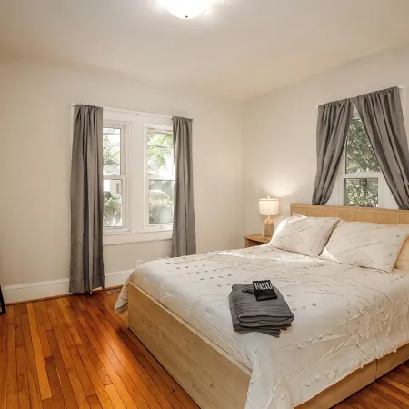Ideal Ardmore Location;Game Room;Hot Tub;BoHo Chic