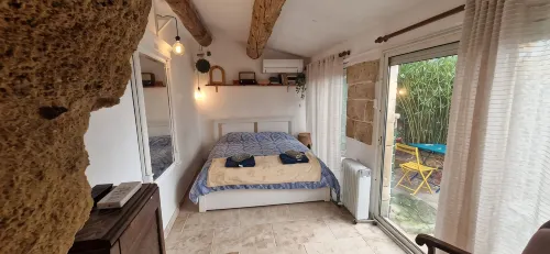 Historic center apartment - air-conditioned with quiet exterior - Homestays