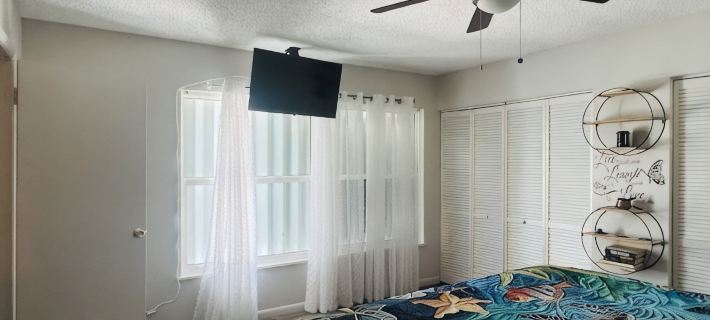 Beautiful 2/2 townhome across from world class Lake Okeechobee Bass fishing ! Hotels in Okeechobee County