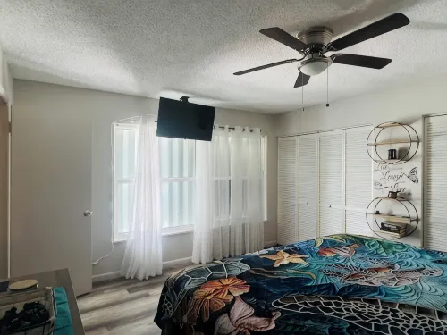 Beautiful 2/2 townhome across from world class Lake Okeechobee Bass fishing !