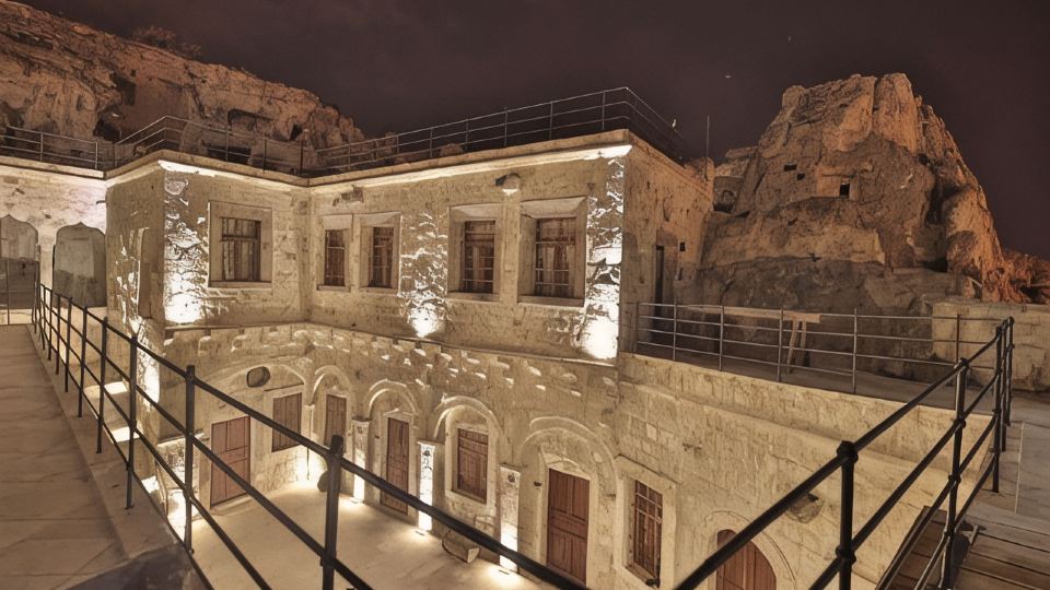 Taru Cave Suites