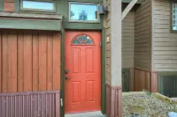 Gorgeous Remodeled 3-Bedroom home in charming downtown Frisco with Private Sauna