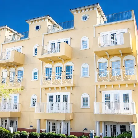 Spacious Downtown Cocoa Village Estate 1 with River Views!