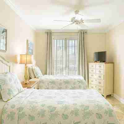 Luxury 2 Bedroom on Grace Bay w/ Direct Ocean View - Unit 206 Villa Renaissance Rooms