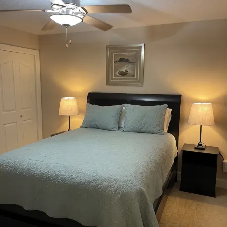 Bella Vita: 2 Bed 2 Bath: Beach: Fireplace: Pet-Friendly