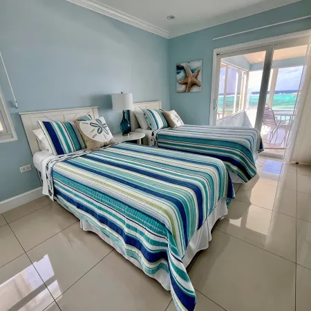 NO BIG TING - Beautiful Oceanfront Beach House, Snorkel Paradise w/ Private Pool