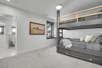 The Clarkson Manor - Relax in Style w/ Outdoor Spa & Game Room - Holiday bungalows