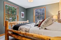 15 Guest Chalet with Sauna and Hot Tub - Bunk Room - 4 minutes to Sunday River - Chalets