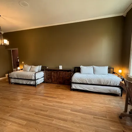 Downtown Yankton loft, perfect to gather, unwind, and create lasting memories.