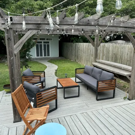 Lil' Ms. Clementine 2-Bedroom Home in Historic District with Golfcart Option
