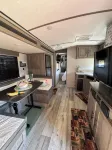 Cozy RV in Serene Dallas with ACwith a private room and 2 bunk beds plus one - บังกะโล