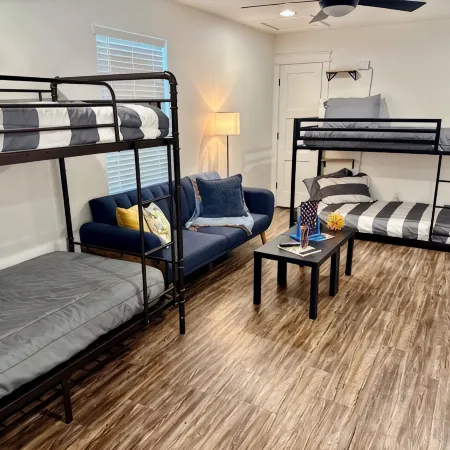 Spacious, Private, Cozy and Close to Downtown Rogers, AR  & Trails