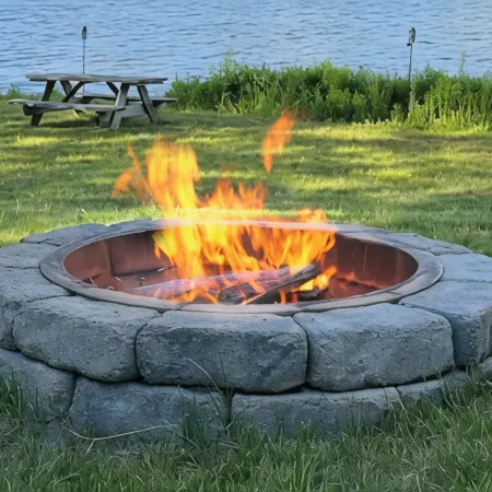 Quaint lakefront; firepit, boat, kayaks, paddleboard, grill, laundry, hammock