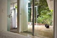 Beautiful Villa Lucia, Gated Tropical Retreat, Private Deck with Pool, Ojochal - 3-Star
