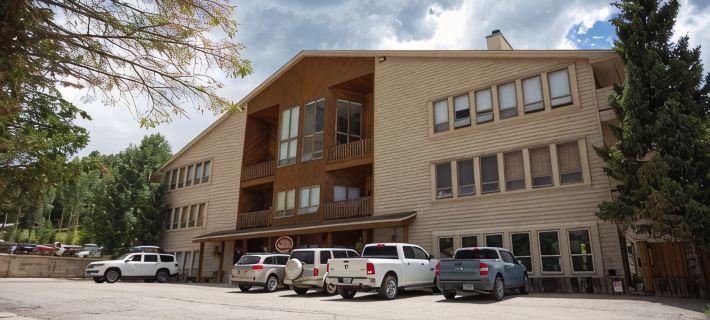 Family-Friendly Condo-1 Minute Walk to AF Lifts, Equipment Rental, Restaurants Hotels in Colfax County