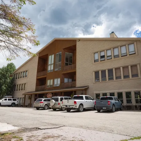 Family-Friendly Condo-1 Minute Walk to AF Lifts, Equipment Rental, Restaurants
