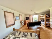 Huge Lakefront 3bd + Loft + 2 Kitchen Cabin on Recreational Bay Lake- Game Room