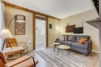 Downtown Gem • Fast WiFi • Urban Explorer HQ - Condos