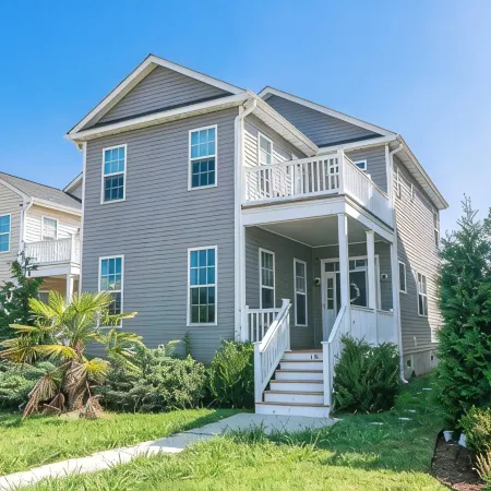 4 Bedroom Cottage - 5 Minutes from both beaches