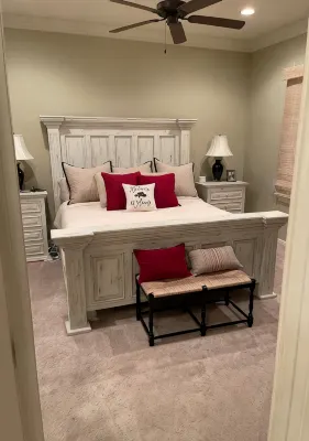 River view and short walk to UA campus - 4-Star