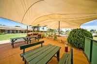 Paradise Lakes Motel Shepparton - Pools