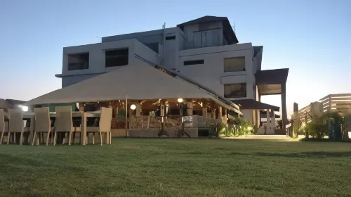 7 Seasons Resort & Spa