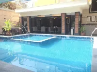 Le Magnifique - Pools