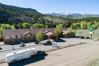 Quality Inn & Suites - Parking