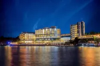 Charisma de Luxe Hotel Отели в г. 