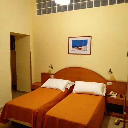 Hotel Del Corso Отели рядом с достопримечательностью «Пьяцца Лауро»